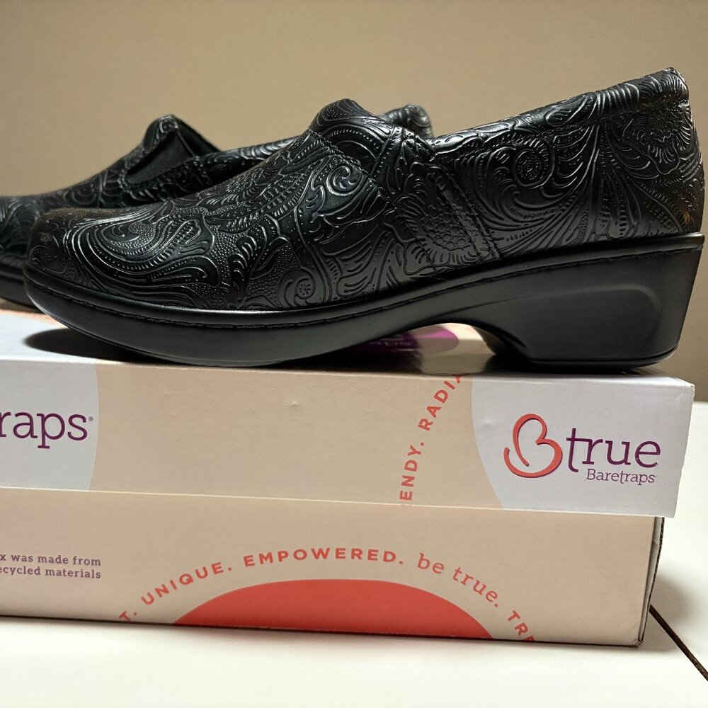 Btrue By Baretraps Womens Brasil Round Closed Toe Slip-On Shoe